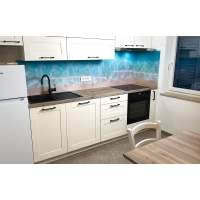 Tisk na kuhinjsko steklo z motivom morja, vgrajeno v stanovanjski kuhinji, Copigraf Nova Gorica